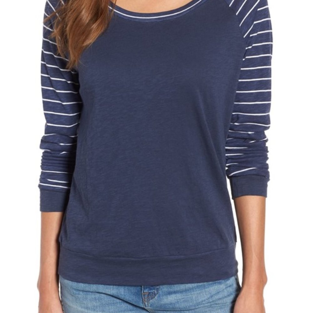 Lightweight navy Caslon t shirt